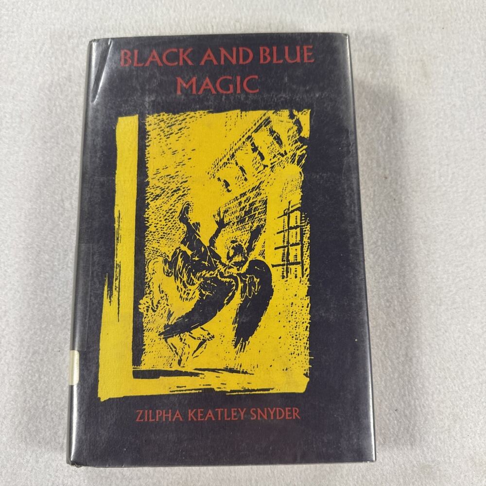 Black And Blue Magic By Zilpha Snyder - Hardcover With Dust Jacket - 1972-VGC!